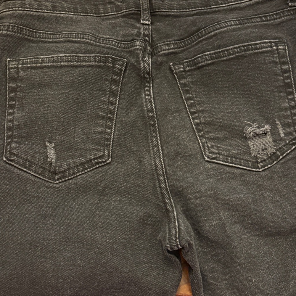 Free People Black About a Girl Ripped‎ HighRise Crop Jean size 30 - Picture 16 of 16